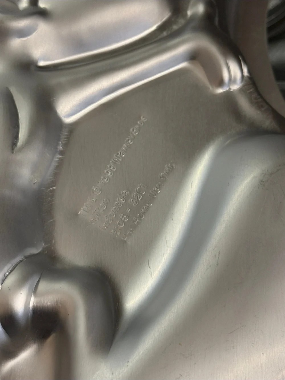 Vintage 1998 Warner Bros. Tweety Bird Aluminum Cake Mold Pan Silver